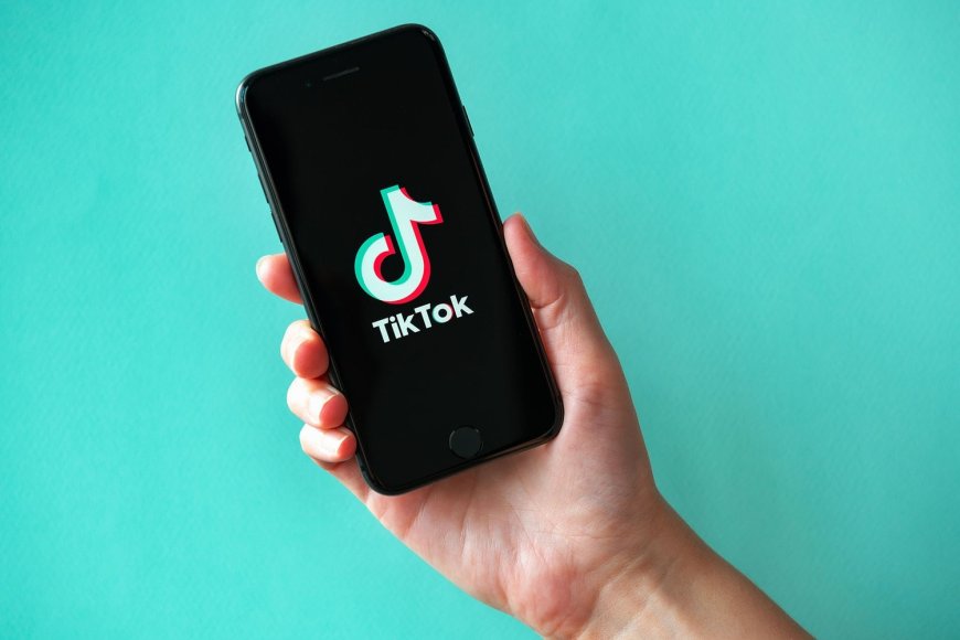TikTok Trouble: Ex&Executive Takes Legal Stand Against Gender and Age Bias