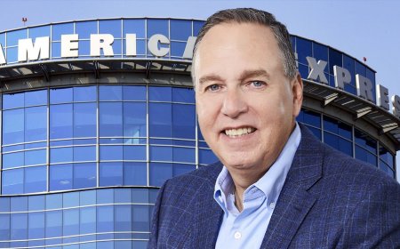 American Express CEO Shares Insights on Warren Buffett’s Investing Magic