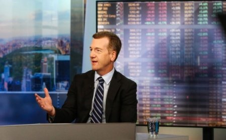 Stocks Set to Fall Further, Morgan Stanley CIO Warns Due to Economic Headwinds