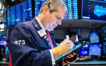 Stock Market Sees Limited Movement as Investors Analyze Economic Data and GameStop Leadership Changes