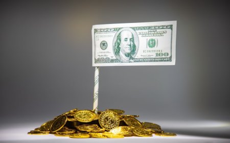 US Dollar Steady as Resilient Economic Data Eases Recession Worries; Australian Dollar Slides on Inflation Slowdown