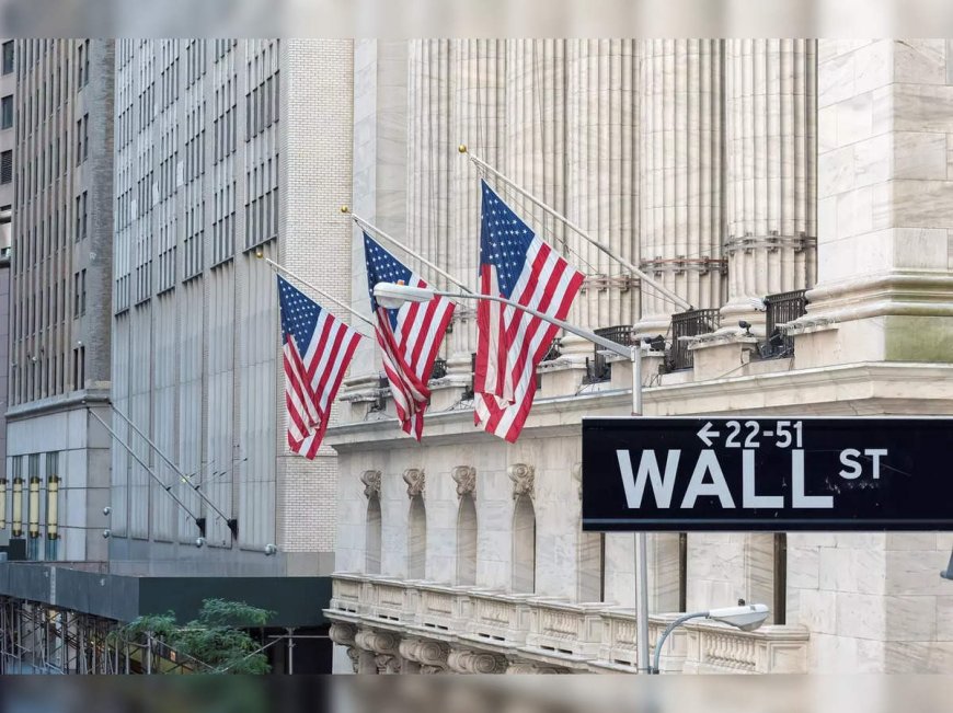 US Wall Street Experiences Decline Amidst Mixed Data and Uncertainty Surrounding Fed Policy