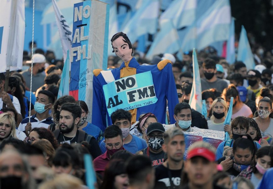 Argentina Faces Critical IMF Talks to Resolve Looming Debt Crisis