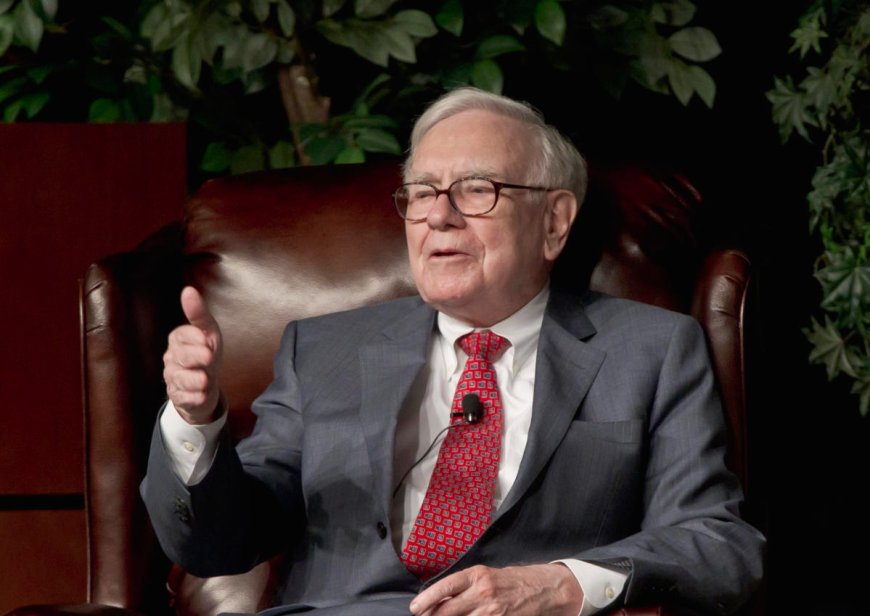 Warren Buffett Remains Confident Despite Fitch's Credit Downgrade