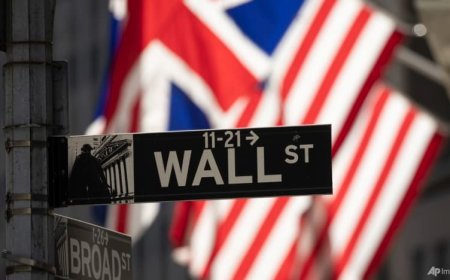 Wall Street Shifts Focus from Recession to Hot Economy