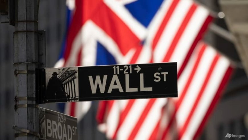 Wall Street Shifts Focus from Recession to Hot Economy