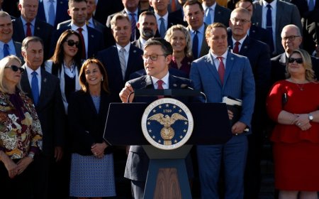 US House Republicans Plan to Prevent Government Shutdown Amid Moody's Warning