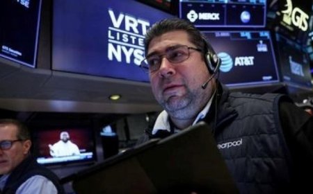 Market Update: U.S. Stock Futures Edge Lower Ahead of Fed Comments