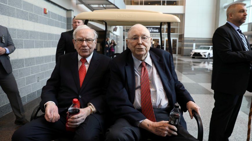 Charlie Munger, Longtime Partner of Warren Buffett and Investing Legend, Passes Away at 99