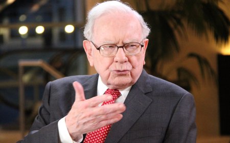 Warren Buffett's Smart Solution: How He Wants to Quickly Fix America's Debt