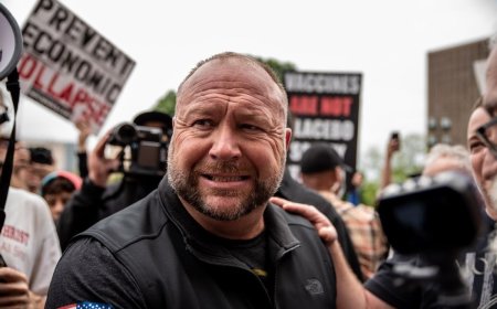 Sandy Hook Families and Alex Jones: Clash Over Money in Bankruptcy Court