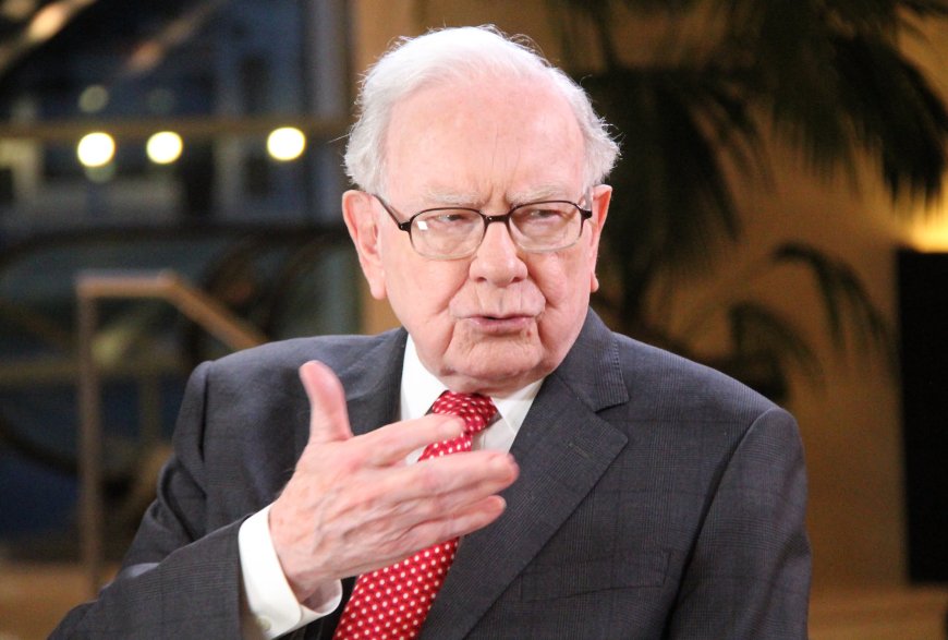 Warren Buffett's Smart Solution: How He Wants to Quickly Fix America's Debt