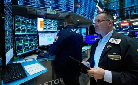 S&P 500 and Nasdaq React to Economic Data, Shaping Rate-Cut Expectations
