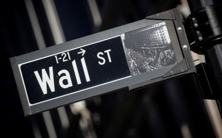 Tech Earnings Boost US Stock Futures, S&P 500 Eyes Another Record High