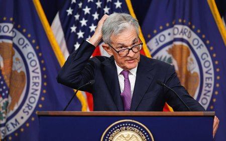 Federal Reserve Key Inflation Indicator Slips Below 3%, a Historic Turn Since March 2021