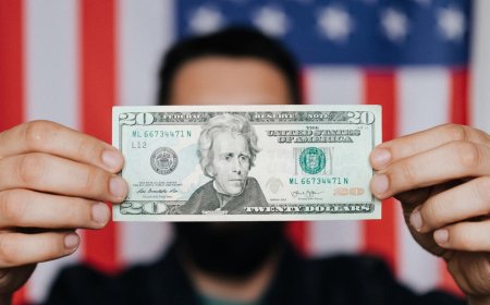 Dollar Index Faces First Weekly Decline in 2024; Eyes on US Jobs Data