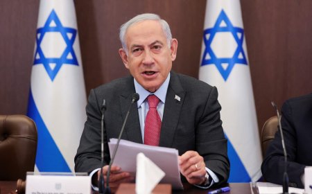 Israeli Banks Comply with US Sanctions on West Bank Settlers, Drawing Opposition from Far-Right Ministers