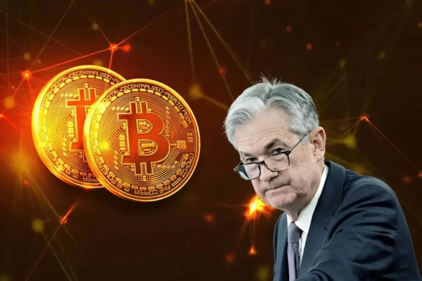 Dollar Dips as Powell Takes Center Stage; Bitcoin's Rally Reinforces Crypto Surge