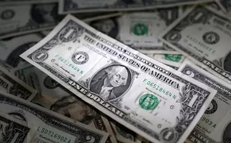 Dollar Nears Yearly High as Investors Await Fed's Policy Decision