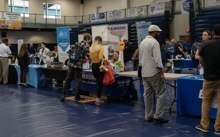 U.S. Job Openings Unexpectedly Fall, Signalling Labor Market Shift