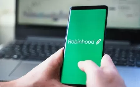 Robinhood Races to Fix Service Outage Affecting Thousands of Users