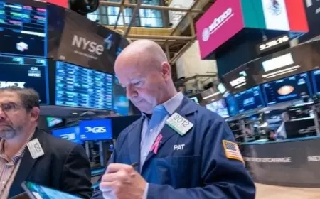 Stocks Rise on Fed Rate Cut Hopes, Economic Data Boosts Market Optimism