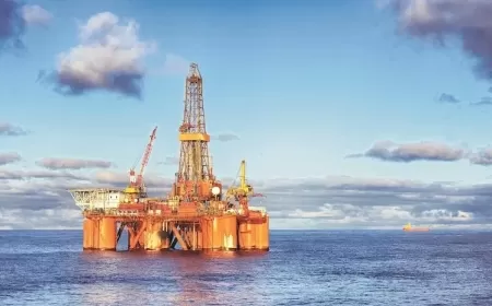 Oil Prices Near Seven-Month Low Due to Market Selloff and Middle East Tensions