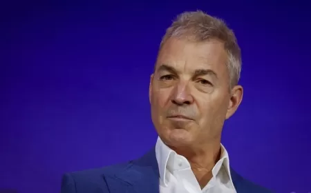 Third Point's Daniel Loeb Sees Major Growth Potential for Apple Stock with AI Integration