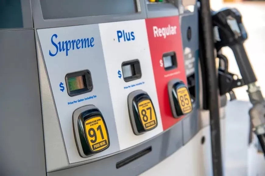 Gasoline Prices Fall in August, Significantly Impacting Inflation Trends