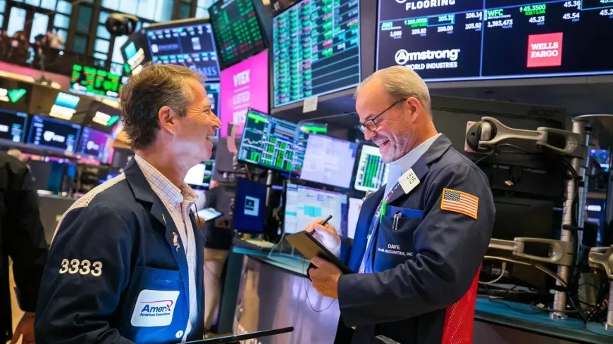 US Stock Market Live: Stocks Edge Lower as Investors Eye Key Jobs and Manufacturing Data