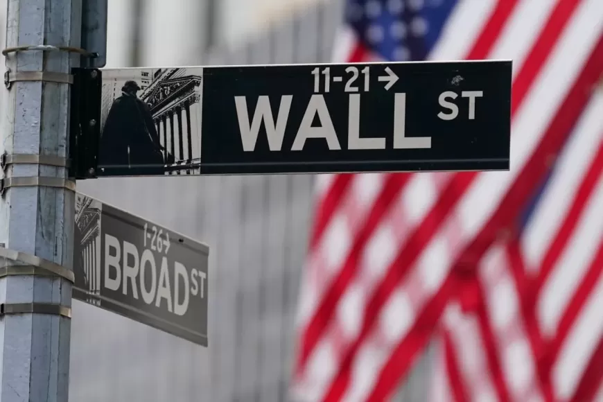 Wall Street Predicts Strong US Economic Growth and Market Gains in 2025