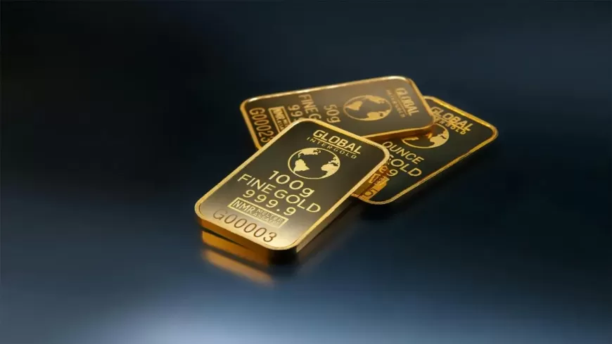 Gold Prices Fall as Traders Eye 2025 US Rate Uncertainty