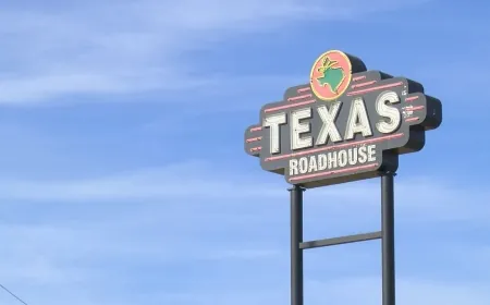 Texas Roadhouse Surpasses Expectations with Strong Q1 Sales and Growth Forecast