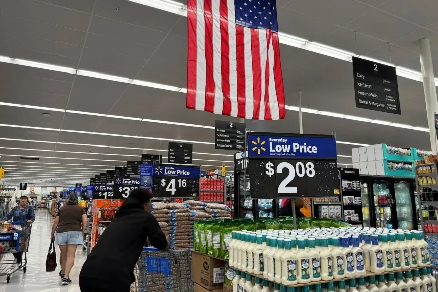 Trump Tells Walmart to Absorb Tariff Costs, Not Raise Prices