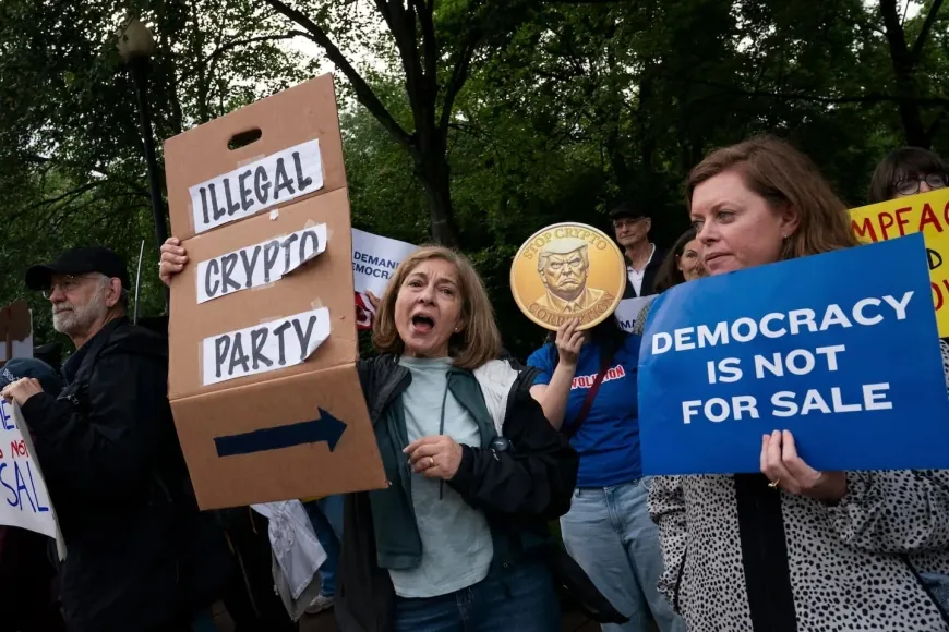 Trump Crypto Dinner Turns Chaotic as Protesters Slam Memecoin Millionaires