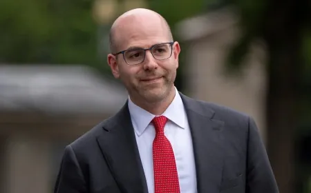 Trump-Appointed Fed Governor Miran Calls for Interest Rate Cut to 2.5%