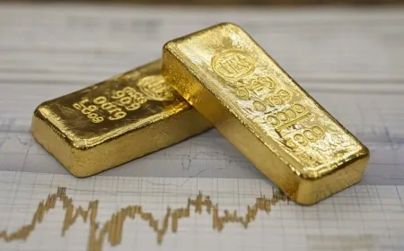 Gold Reaches $4,000 Record on Strong Investor Demand