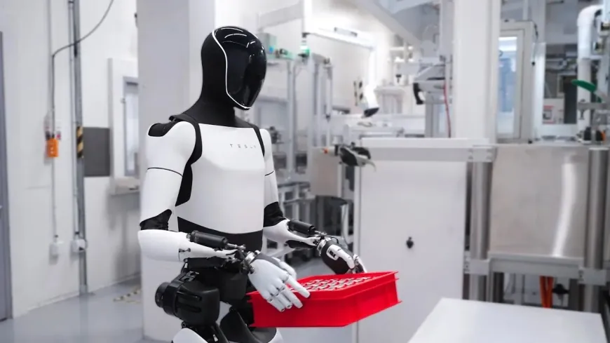 Elon Musk Says Tesla’s Optimus Could ‘Eliminate Poverty’ After Record $1 Trillion Pay Approval