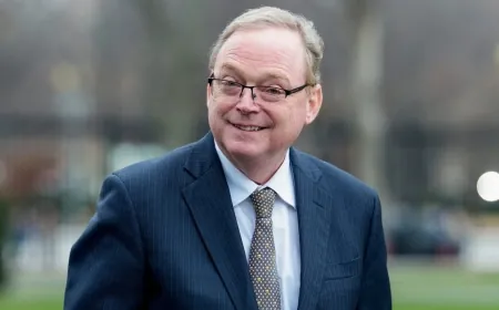 Trump Names Hassett and Warsh as His Leading Picks to Replace Jerome Powell at the Fed