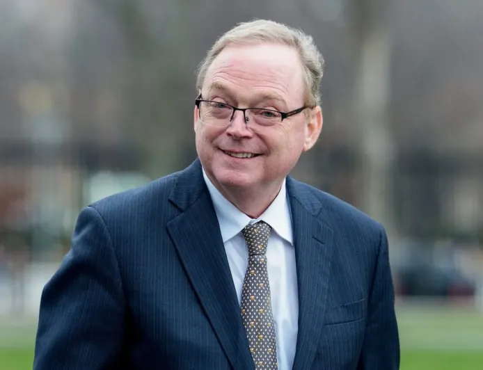 Trump Names Hassett and Warsh as His Leading Picks to Replace Jerome Powell at the Fed