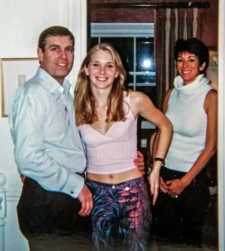 Prince Andrew standing alongside Virginia Giuffre