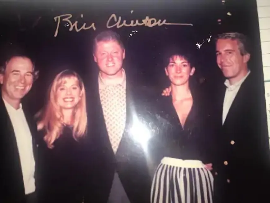 Bill Clinton standing with Jeffrey Epstein and Ghislaine Maxwell